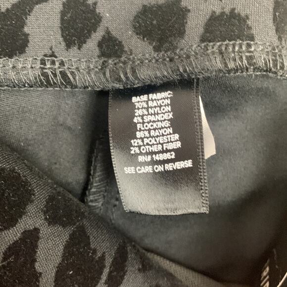Torrid size 1 1x 14 16 pixie pant black leopard new casual ankle work velour - Picture 6 of 8